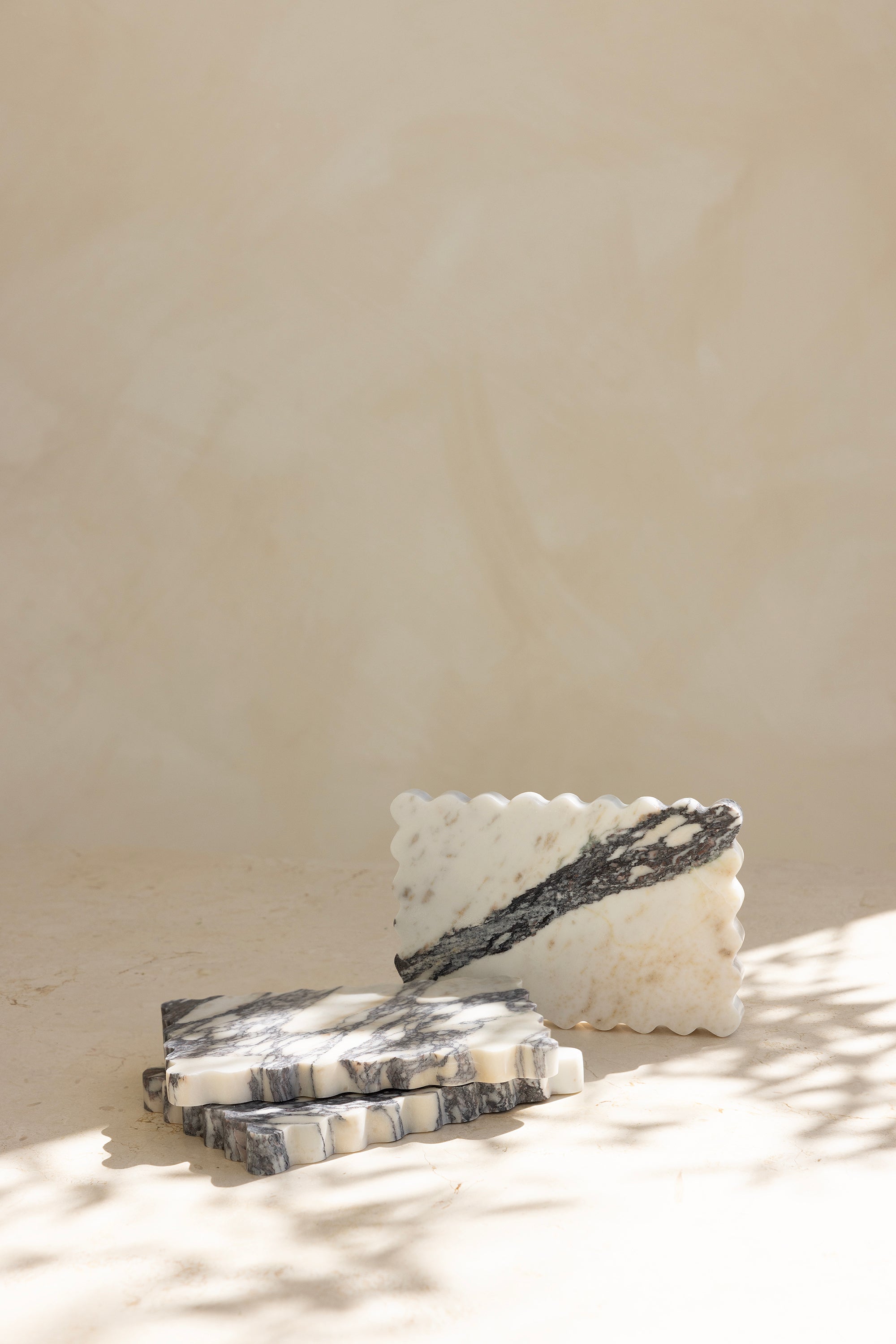 Wave Tray - Calacatta Viola