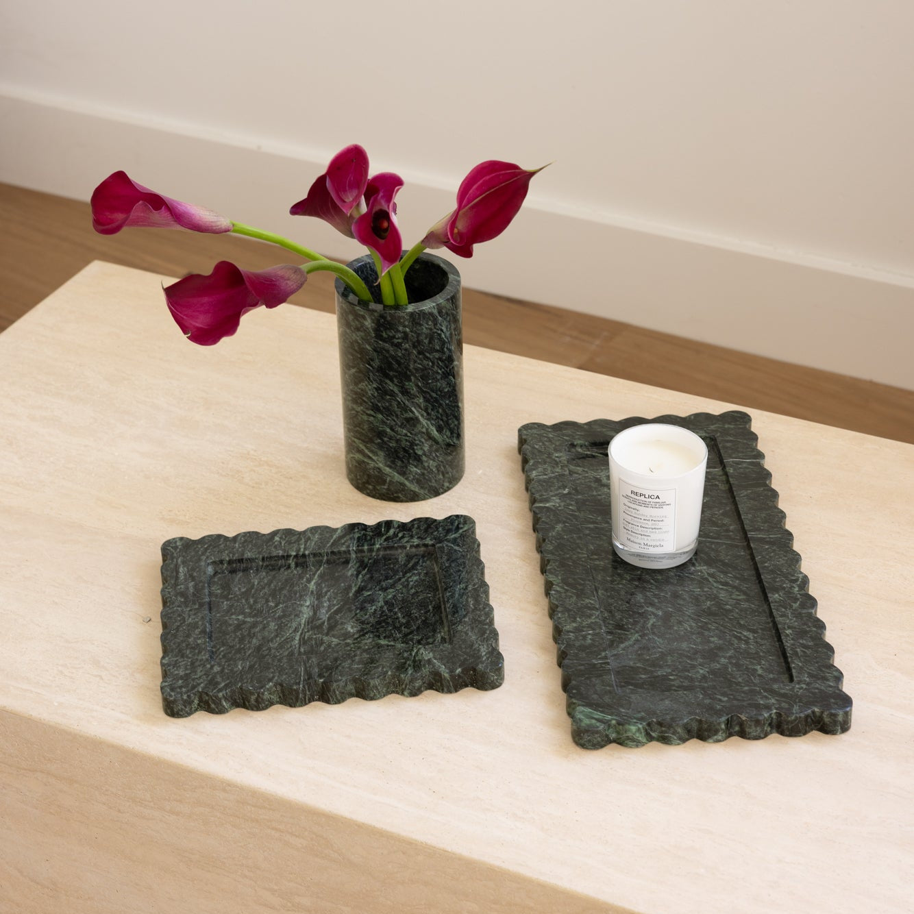 Still Vase - Verde Saint Denis